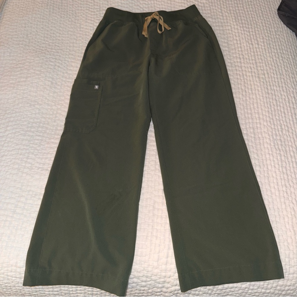 figs isabel wide scrub pants